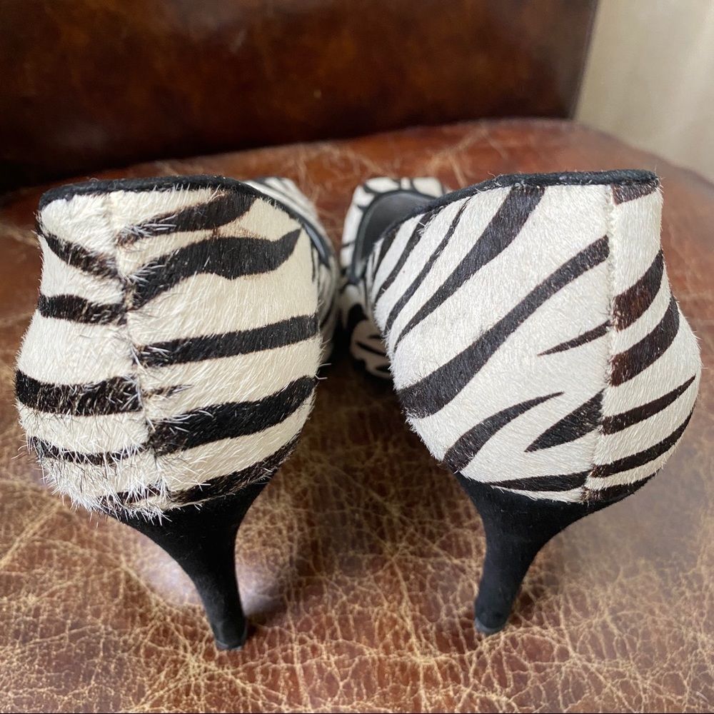 Guess By Marciano Gwmalloryann zebra hairy pumps 8 - Picture 5 of 7